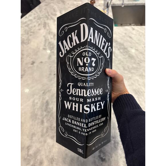 Jack Daniel’s Decorative Tin - Picture 3 of 4